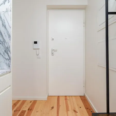 Stylish In Downtown By Hostwise *