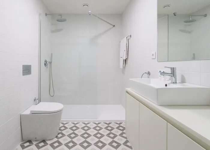 Stylish In Downtown By Hostwise