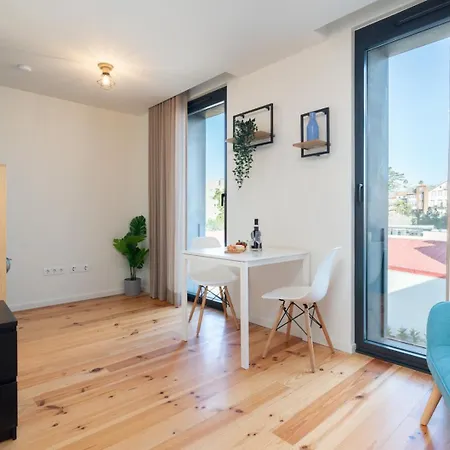 Stylish In Downtown By Hostwise *